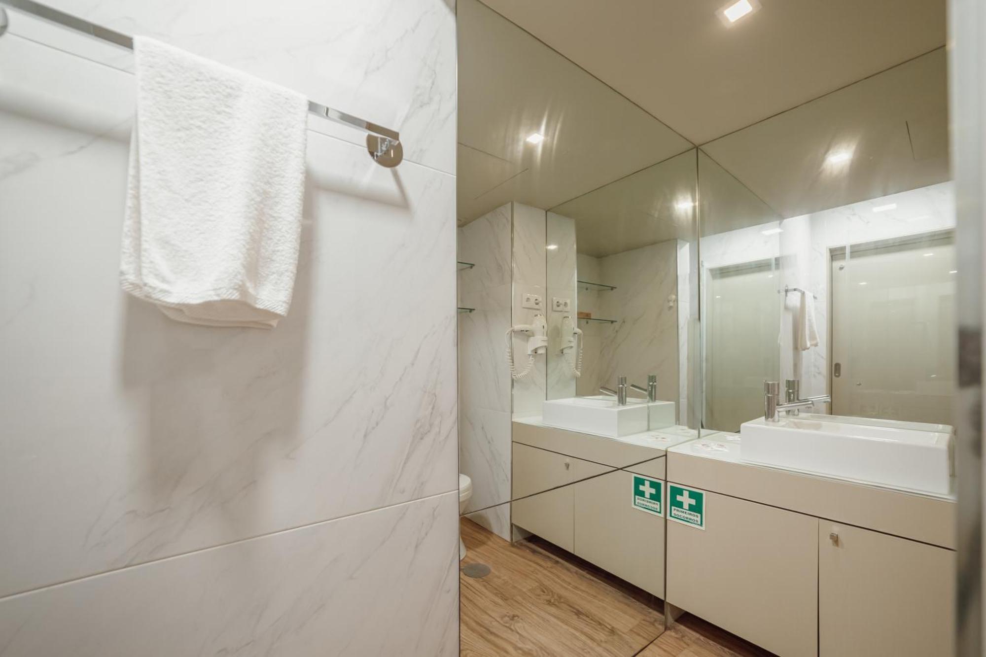 Flores Deluxe By Hosty Apartment